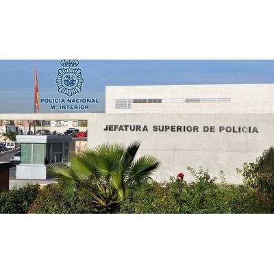 Detenido por masturbarse delante de menores en un parque de Granada y morder a un policía