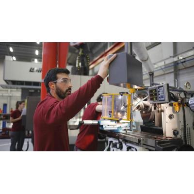 La industria vasca encadena dos meses con caídas en su producción