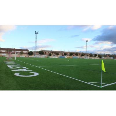 Castejón inaugura por fin el césped artificial