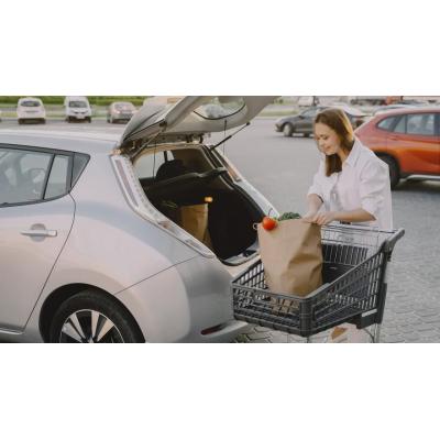 Alertan de robos en aparcamientos de supermercados mediante el 'método de la siembra'