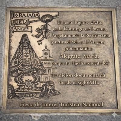 La Bajada del Ángel tendrá una placa conmemorativa en el punto exacto de la Plaza de los Fueros donde se proclama la Resurrección de Jesús y se retira el velo a la Virgen