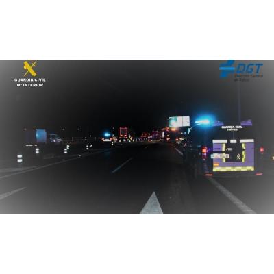Investigado por circular 27 km en sentido contrario drogado y con un coche con caravana