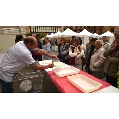 Sabor y calidad de cercanía: Falces celebra la I Feria de Producto Local y Artesanía