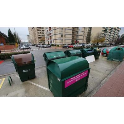 Llegan los contenedores inteligentes que te pagarán por reciclar tu ropa usada