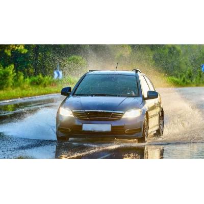 Cómo prevenir el aquaplaning y reaccionar si te encuentras ante uno