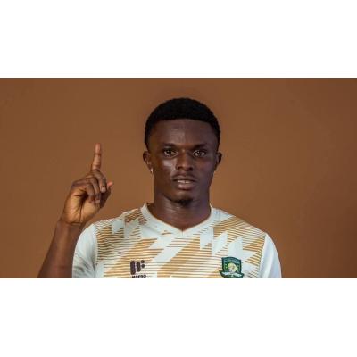 Fallece un futbolista de la liga ghanesa en un violento asalto al autobús de su equipo
