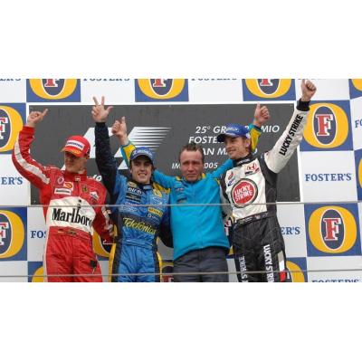 El jefe de Ferrari confirma que Schumacher hizo trampas en el duelo con Alonso