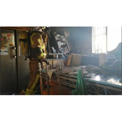 Fallece un anciano y una mujer resulta herida en un incendio en Murcia