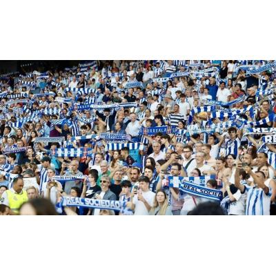 La marea txuri-urdin también despega desde Navarra rumbo a Sevilla