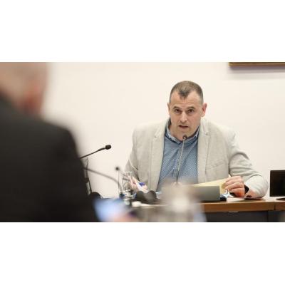Goñi plantea cómo la UTE pudo saber antes que recibiría las obras del Navarra Arena