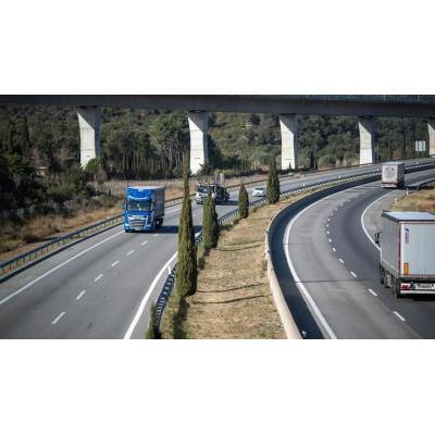 El Gobierno español revisará las tarifas del transporte de mercancías ante el aumento del precio del combustible