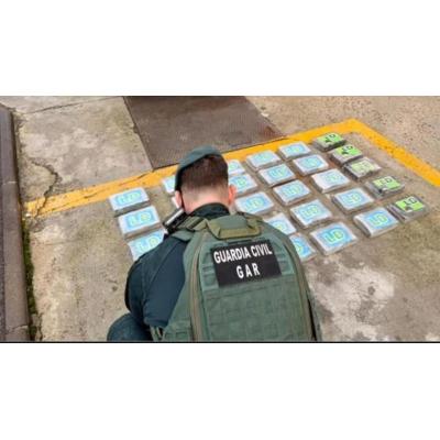 Interceptan en Bera un vehículo 'go fast' con 35 kilos de cocaína ocultos en una caleta