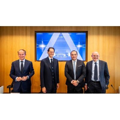 La junta de accionistas de Stellantis reelige a John Elkmann como director ejecutivo