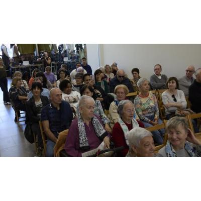 Azpilagaña celebra el primer foro de barrio con identidad propia