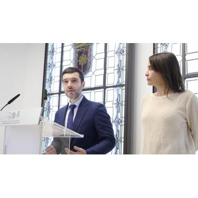 Bustinduy defiende en Pamplona reforzar el Estado del Bienestar frente a “una ofensiva contra la democracia”