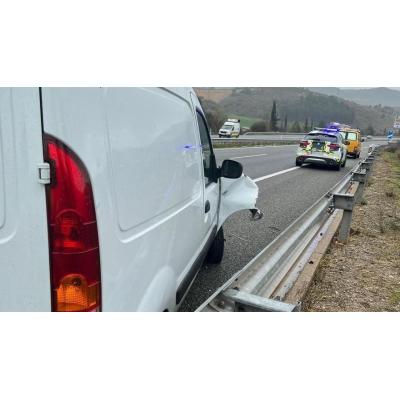 Investigan a un joven de 23 años por huir tras causar un accidente con dos heridos en la Autovía del Camino