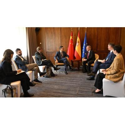 Sánchez anima a empresas chinas y españolas a más alianzas industriales y tecnológicas
