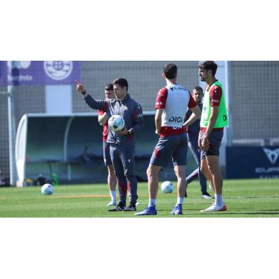 Lisci: “Tanto a nosotros como al Athletic nos queda una victoria para salvarnos”