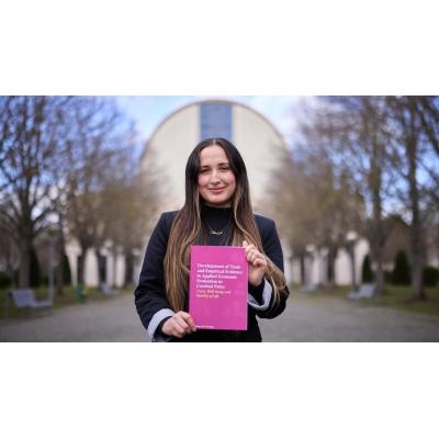 Una investigadora analiza en la UPNA el coste económico y social de la parálisis cerebral infantil
