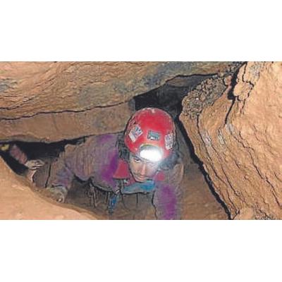 Simas, cavidades de cueva, acuíferos: toneladas de basura