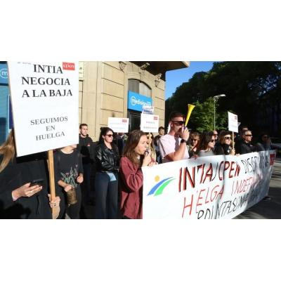 INTIA y sindicatos abren una negociación en plena huelga indefinida