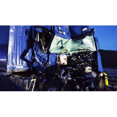 Accidente en la A-15 en Areso: al hospital tras una colisión entre dos camiones