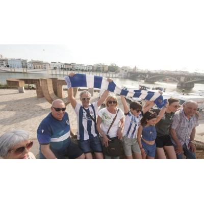 Por tierra, mar, aire y lo que haga falta: la afición de la Real Sociedad, rumbo a la final de Copa en Sevilla