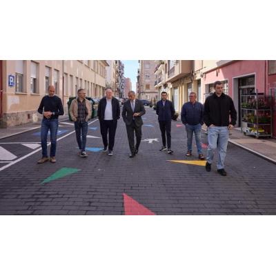 Renovados el pavimento y la red de abastecimiento de la calle Larrainak de Huarte
