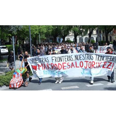 Una manifestación en Pamplona protesta por el desalojo del antiguo convento de Aranzadi