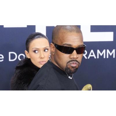 Cancelan el concierto de Kanye West en Polonia tras las críticas del Gobierno por vender banderas con esvásticas nazis