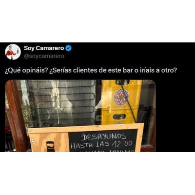 Un bar pone estas normas en la pizarra y se desata la polémica