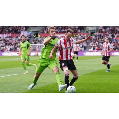 La Premier League busca patrocinadores con urgencia