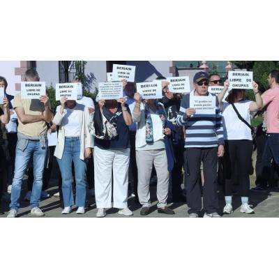 Concentración contra la presencia de ocupas en Beriáin