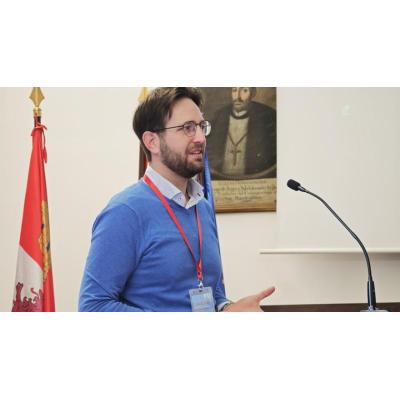 Un investigador de la UPNA expone en un congreso internacional cómo mejorar la fiabilidad de la IA