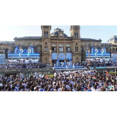 Fotos de la celebración de la Real Sociedad en Donostia-San Sebastián