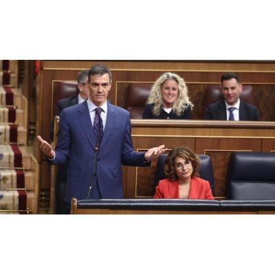 Sánchez acusa al PP de dar "una patada a la Constitución" al pactar con Vox en Extremadura