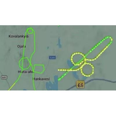 Sancionan a miembros de la Fuerza Aérea Finlandesa por dibujar siluetas de penes con el avión