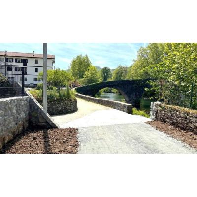 Bera estrena una nueva vía ciclable junto al río y un parque