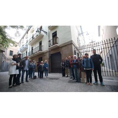 Vecinos de la plaza San José se movilizan en contra de una apertura de hostelería