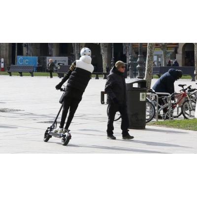 Multas de hasta 800 euros por circular sin seguro en patinete: arranca la campaña de control en la Comarca