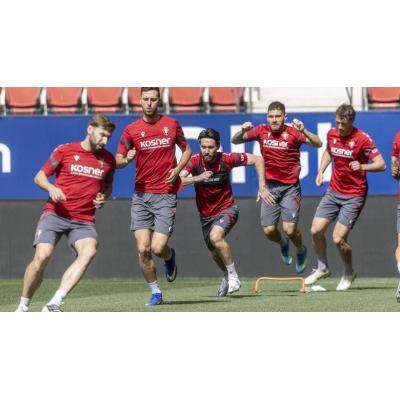 Video del entrenamiento de Osasuna a puerta cerrada en El Sadar