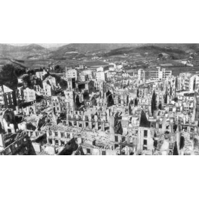 Gernika homenajea a los "gudaris" que salvaron vidas durante el bombardeo