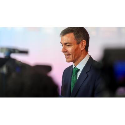 "La prioridad nacional es un salto atrás sin precedentes", dice Sánchez