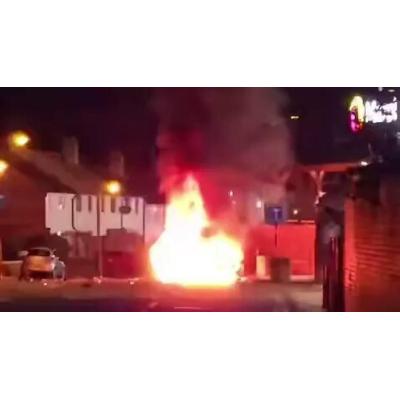 Un coche bomba estalla frente a una comisaria en Irlanda del Norte sin causar víctimas
