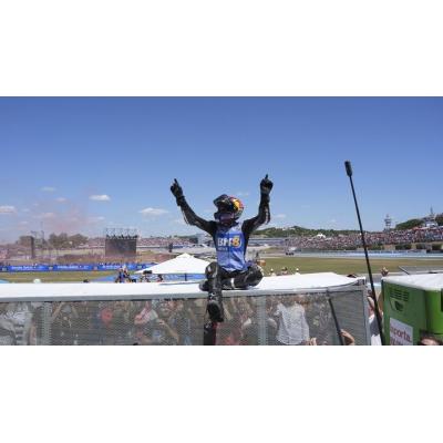 Álex Márquez ataja la racha de Bezzecchi y Aprilia