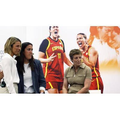 Se retiran las medalla de plata de baloncesto 3X3 Vega Gimeno y Sandra Ygueravide