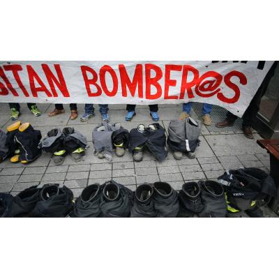 250 bomberos no harán horas extra hasta que no haya "una negociación real"