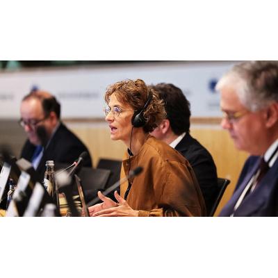 Chivite urge en Bruselas a acelerar la transformación de la industria de la automoción