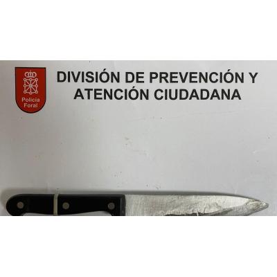 Detenido un joven de 29 años por amenazar a varias personas, incluidas niños, con un cuchillo en Mendillorri
