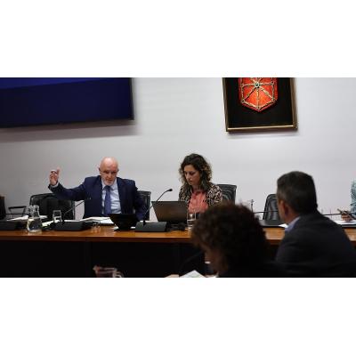 Javier Esparza afirma que en verano de 2019 el PSOE quiso destituir a María Chivite al frente del PSN y poner una gestora, al rechazar los pactos con Bildu